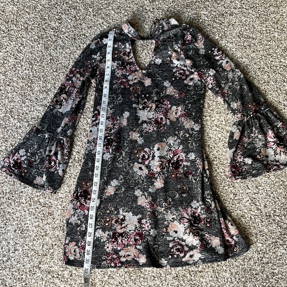 Alya  Floral Choker Neck  Casual  Boho Dress Ties in Back   Bell Sleeves  Size S - Picture 7 of 11